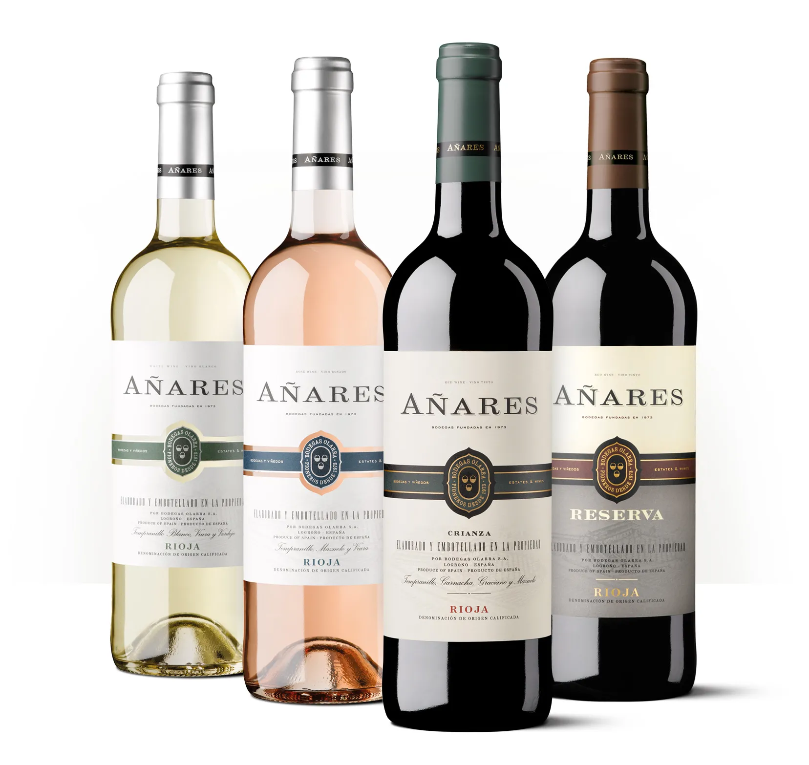Siluetas de cuatro botellas de Añares, con etiquetas sobrias para la familia de vinos de Bodegas Olarra.