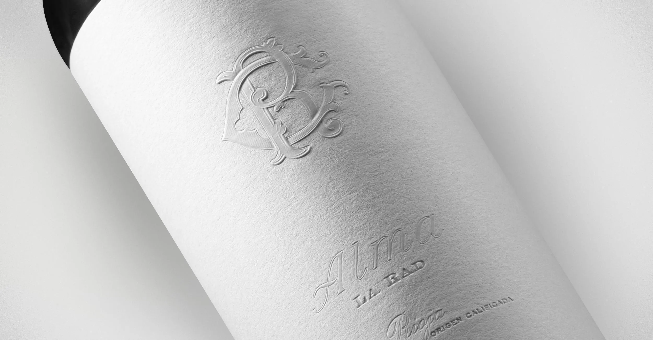 Detalle del diseño de packaging de Alma de La Rad.