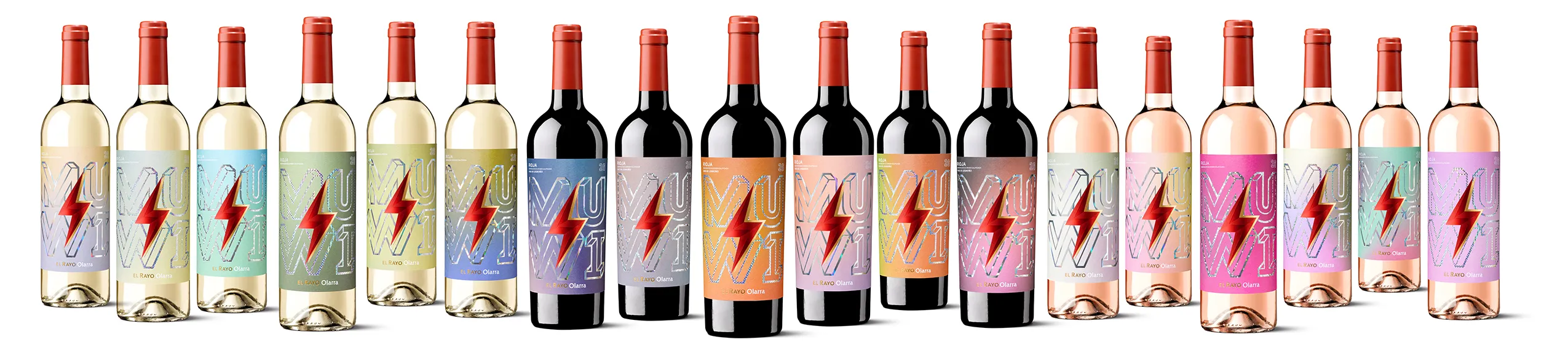 Siluetas de botellas de EL RAYO Olarra Edición Especial Muwi con etiquetas de distintas combinaciones cromáticas y el rayo rojo como emblema.