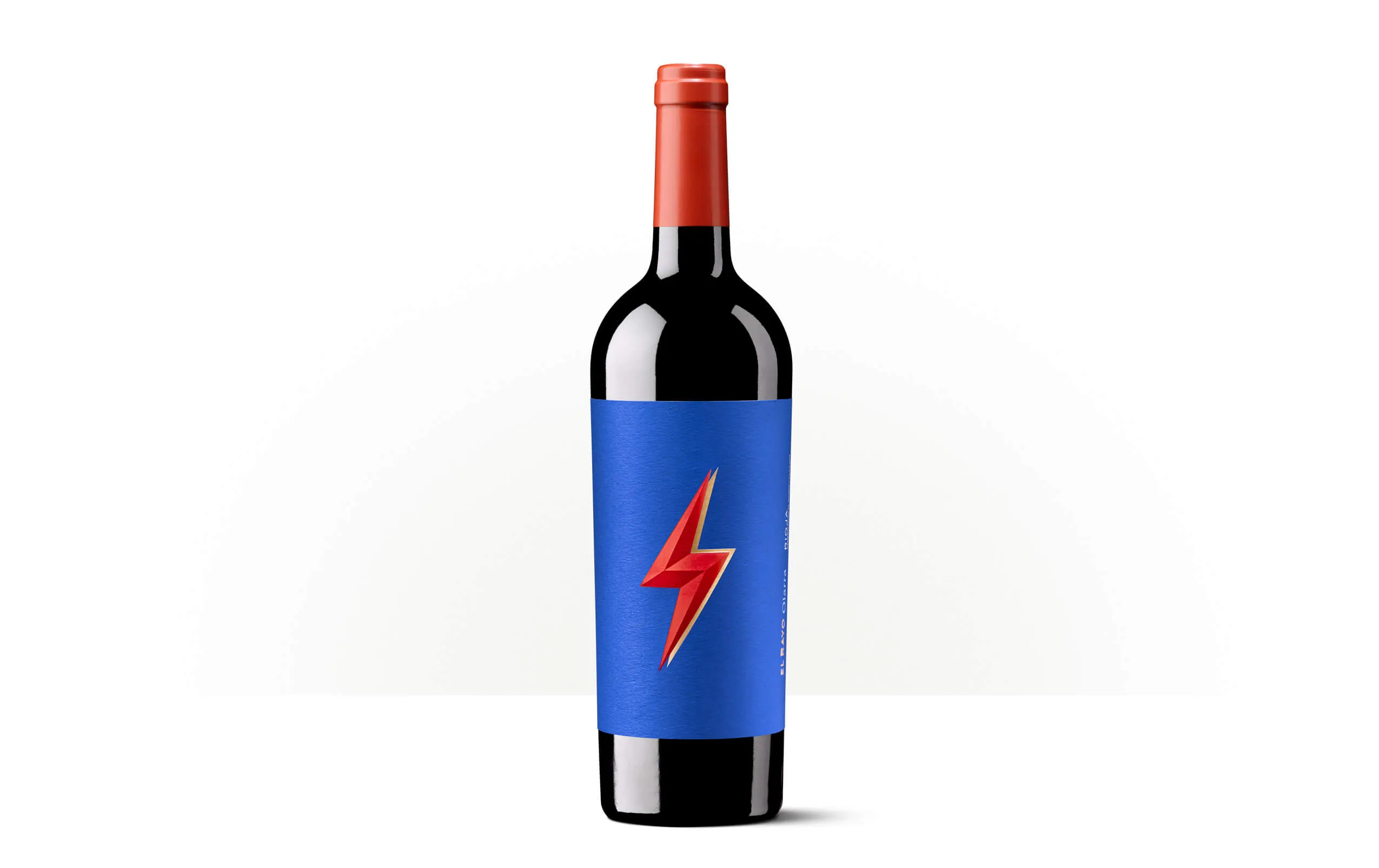 Silueta de una botella de EL RAYO Olarra, con etiqueta azul y un rayo rojo.