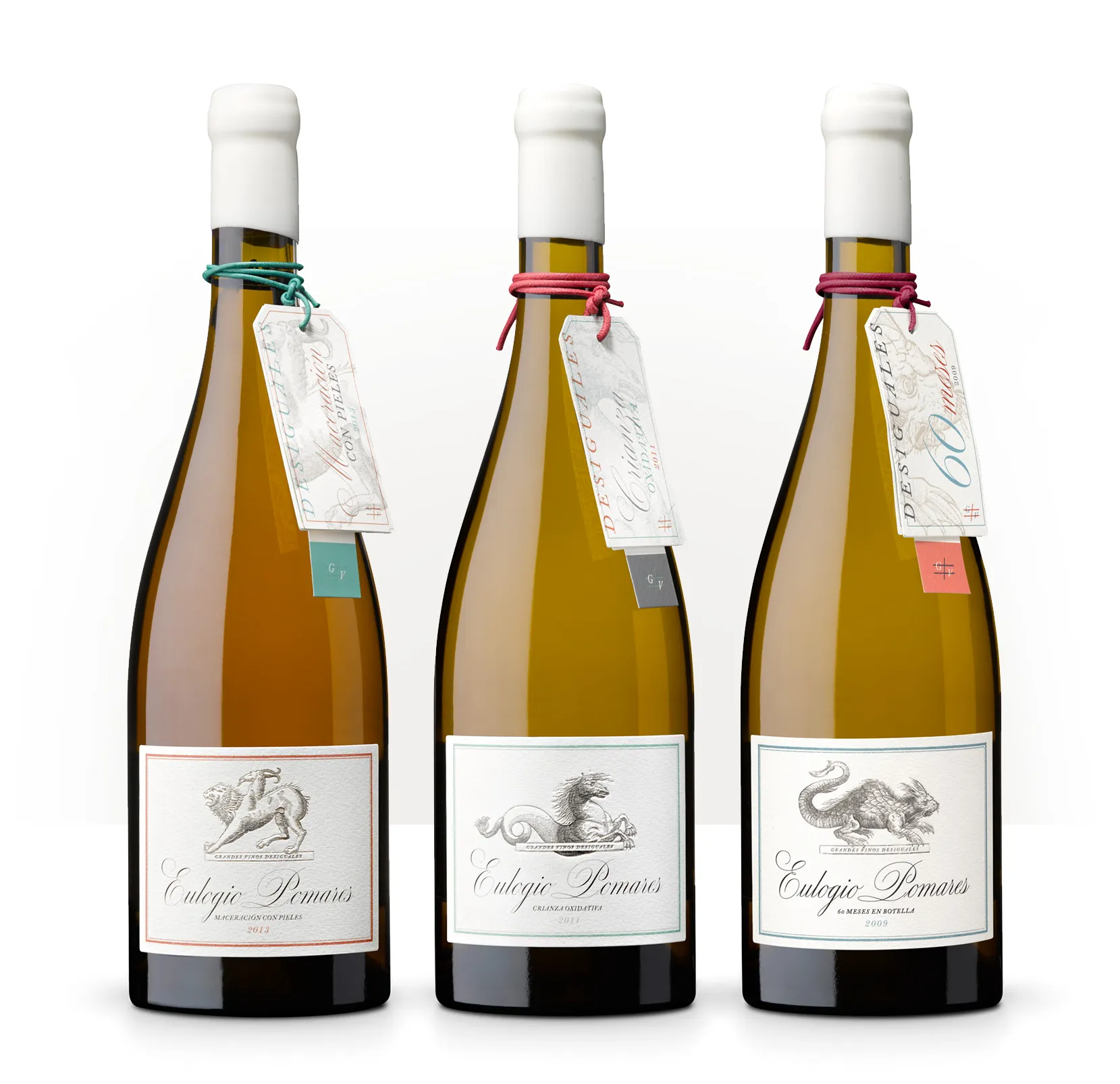 Siluetas de tres botellas de Grandes Vinos Desiguales de Eulogio Pomares, colección de albariños de elaboración singular.