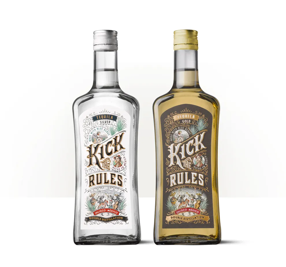 Siluetas de dos botellas de tequila Kick The Rules, una transparente y otra ámbar, con etiquetas de inspiración mexicana.