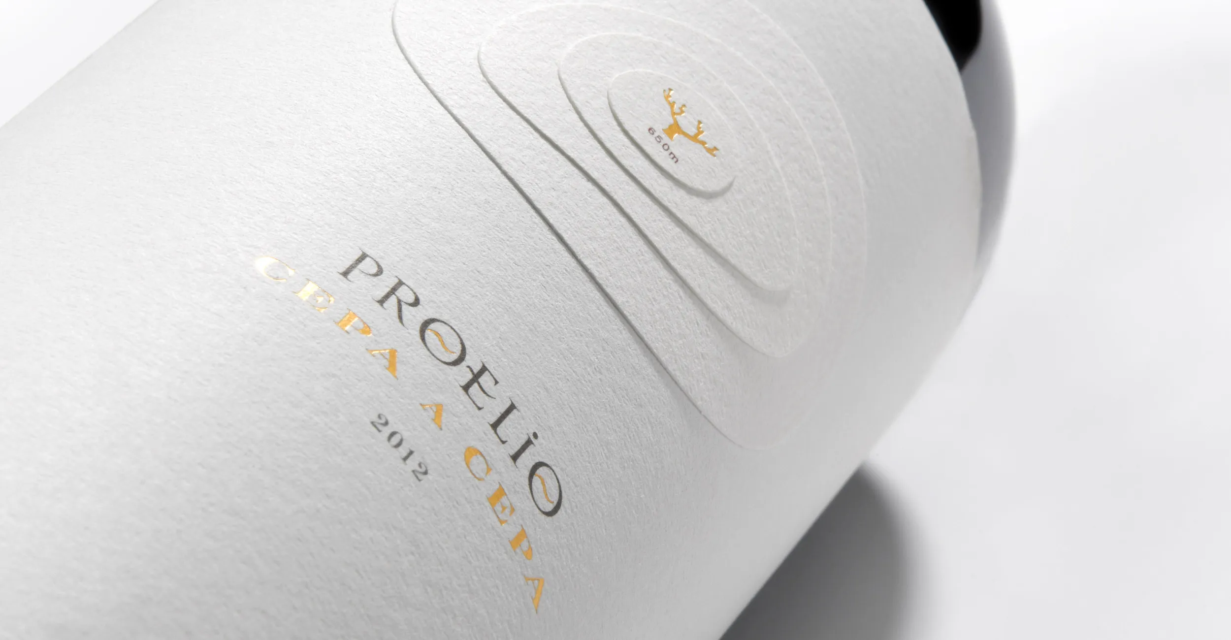 Detalle del diseño de packaging de Proelio Cepa a Cepa.