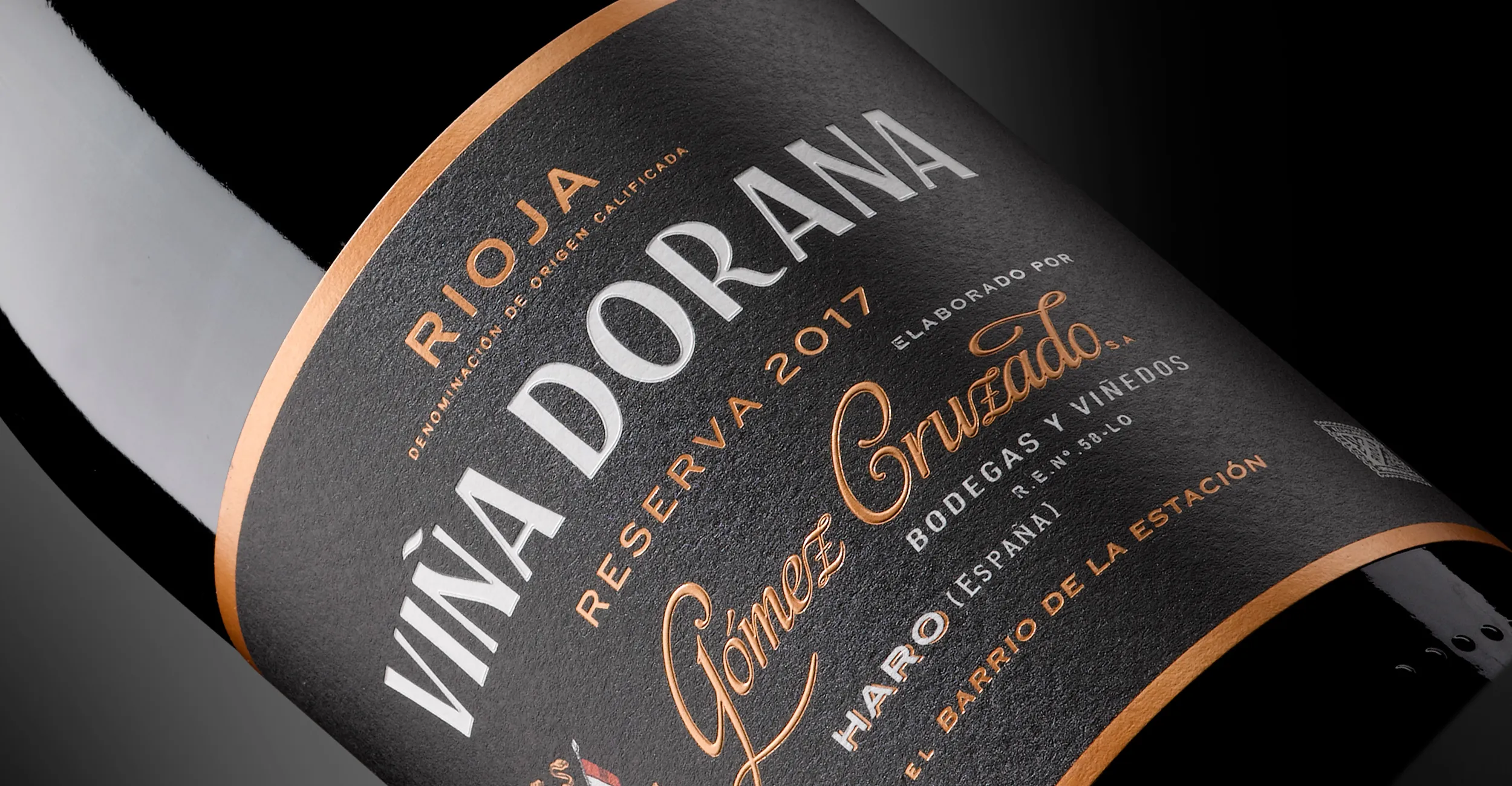 Detalle del diseño de packaging de Viña Dorana.