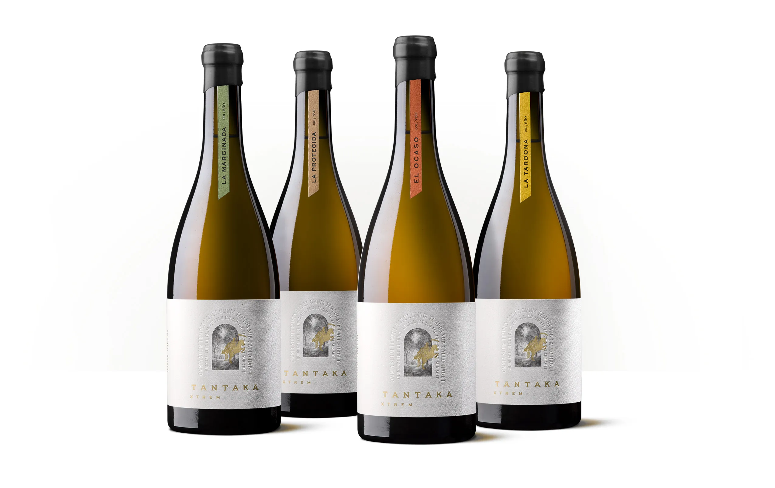 Siluetas de cuatro botellas de Tantaka Xtrem de Juanjo Tellaetxe, con etiquetas claras y detalles gráficos en negro.